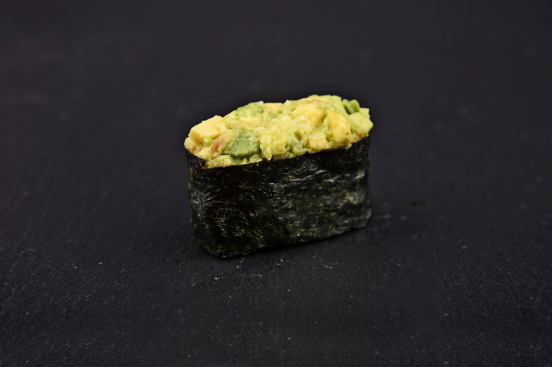 Avokádó saláta nigiri hajó